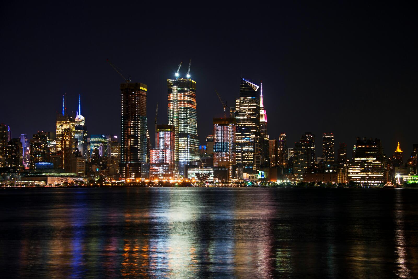 Manhattan skyline at night